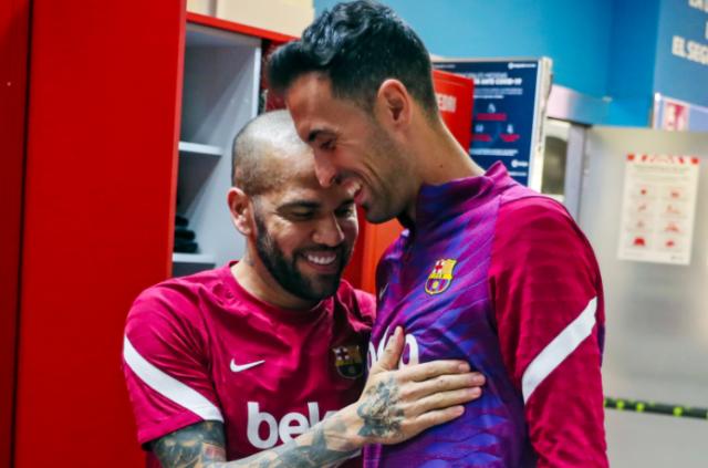 华体会app官网入口-阿尔维斯重返巴萨首训：重返巴萨为我体内注入能量