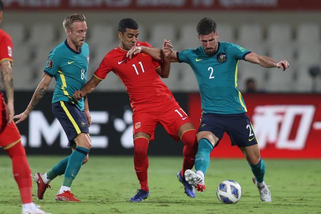 华体会app官网入口-李铁终于试出最理想阵容？国足面貌一新挺到最后